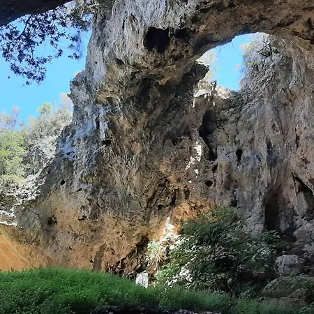 Vela Vala * Vela Luka